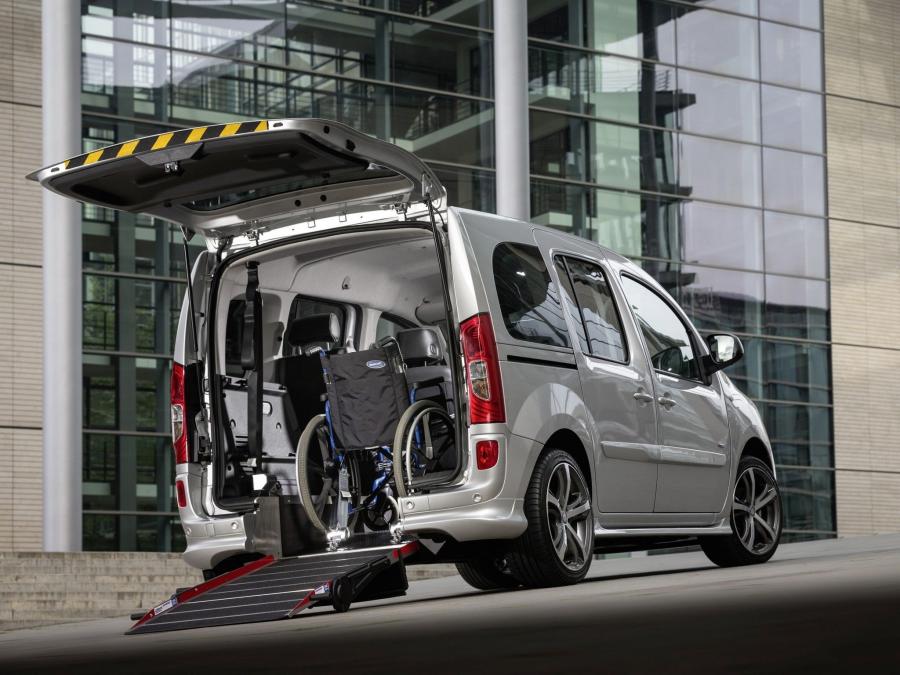  Mercedes-Benz Citan Wheelchair 2013 года  (UK) (фото 2 из 5)